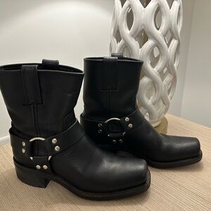 FRYE Biltrite 7.5 R Moto Harness Black Leather Boots Square Toe Women's